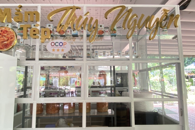 ĐẶC SẢN MẮM TÉP THÚY NGUYỄN 